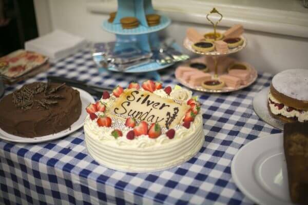 Generic_Silver-Sunday-cake-e1505734379605