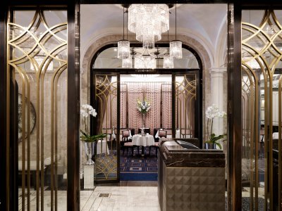 The-Wellesley-Jazz-Lounge-Entrance-e1537193082825