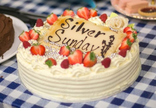 Generic_Silver-Sunday-cake-cropped-e1569425572683